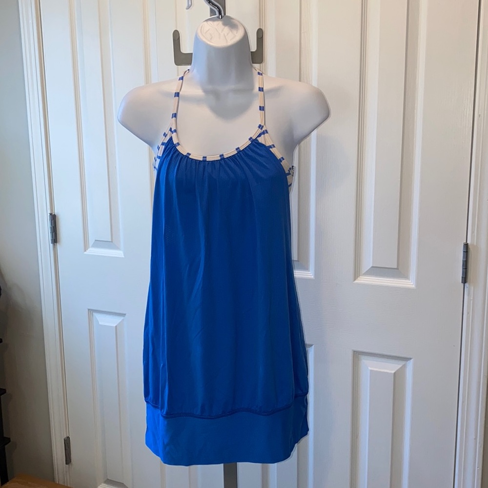 Women’s Lululemon athletic tank top with built in sports bra , size 6